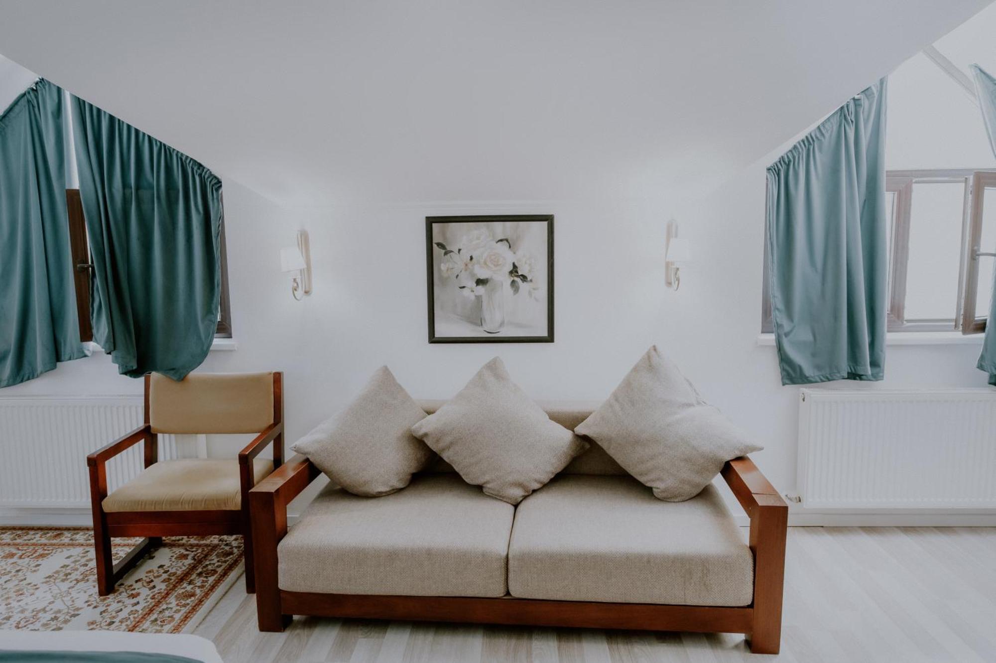 Pensiunea Poiana Farm stay