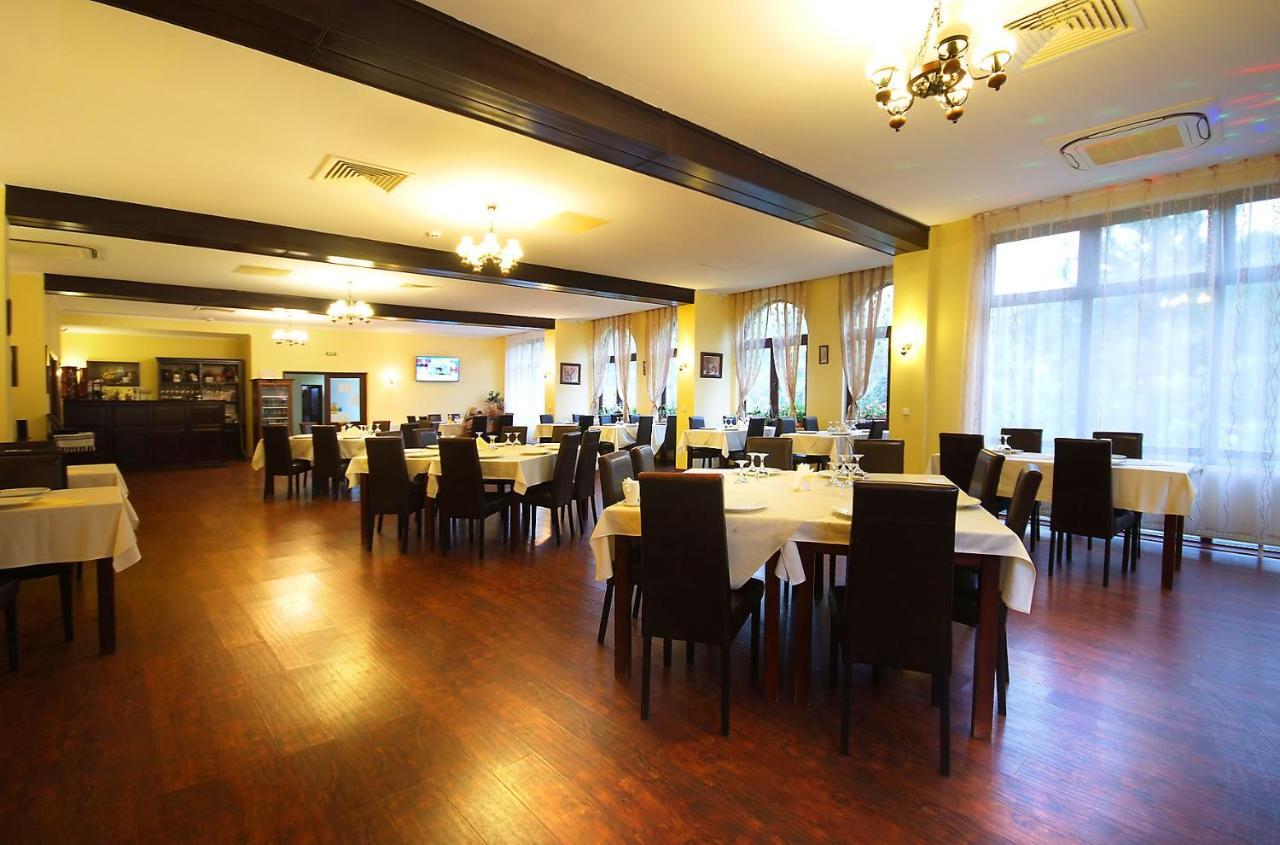 Pensiunea Poiana Farm stay *